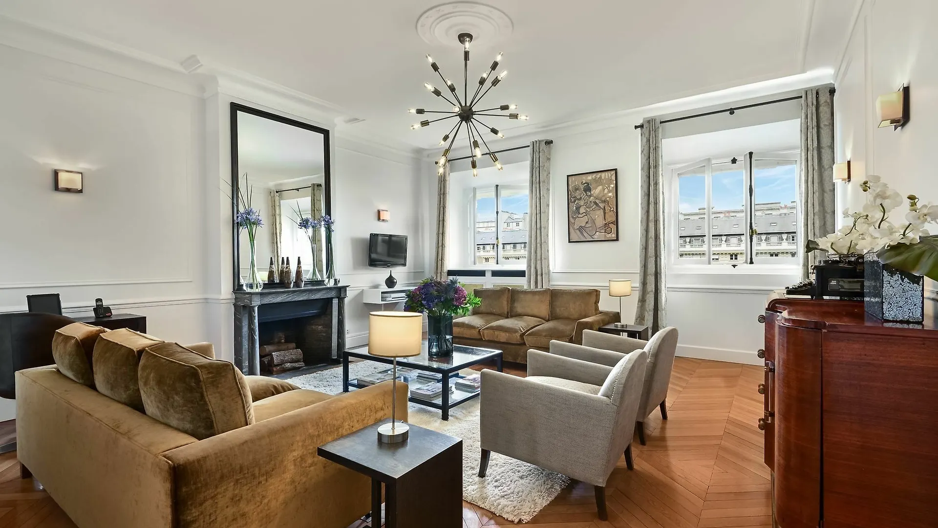 Palais Petit - Two Bedroom Apartment パリ